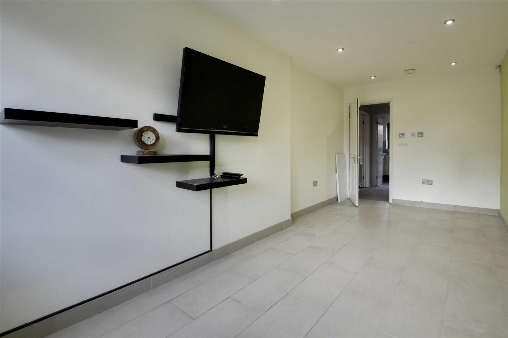 Paxton Crescent, Shenley Lodge, Milton Keynes
